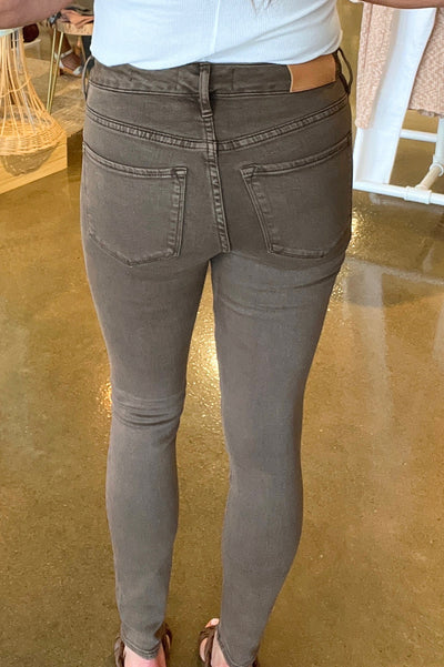 Gisele Dark Oak